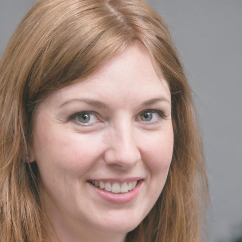 Fiona Merchant, Financial Communication Specialist